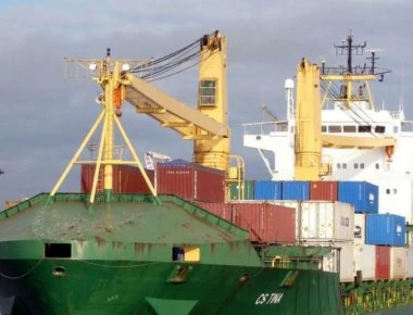 Ακυβέρνητο λόγω μηχανικής βλάβης φορτηγό πλοίο ανοιχτά της Κέας
